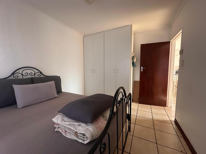 2 Bedroom Property for Sale in Oakglen Western Cape